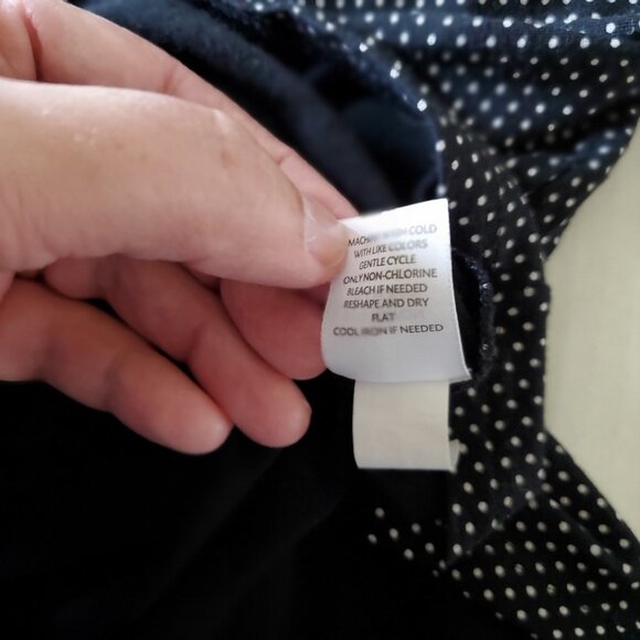 J Jill Tunic Blouse Scoop Neck  Black with Tiny Polka Dots Rayon Blend Small - Picture 10 of 13